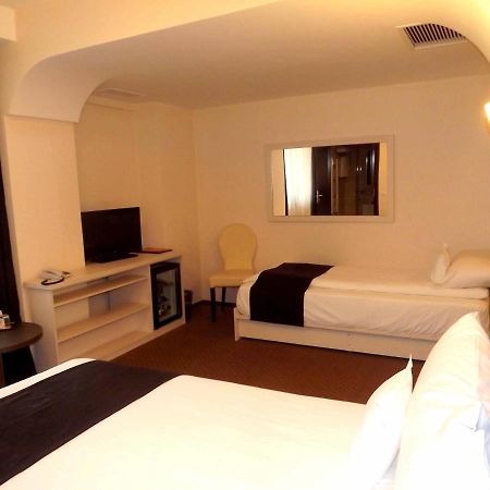 West Plaza Residence Bucarest Exterior foto