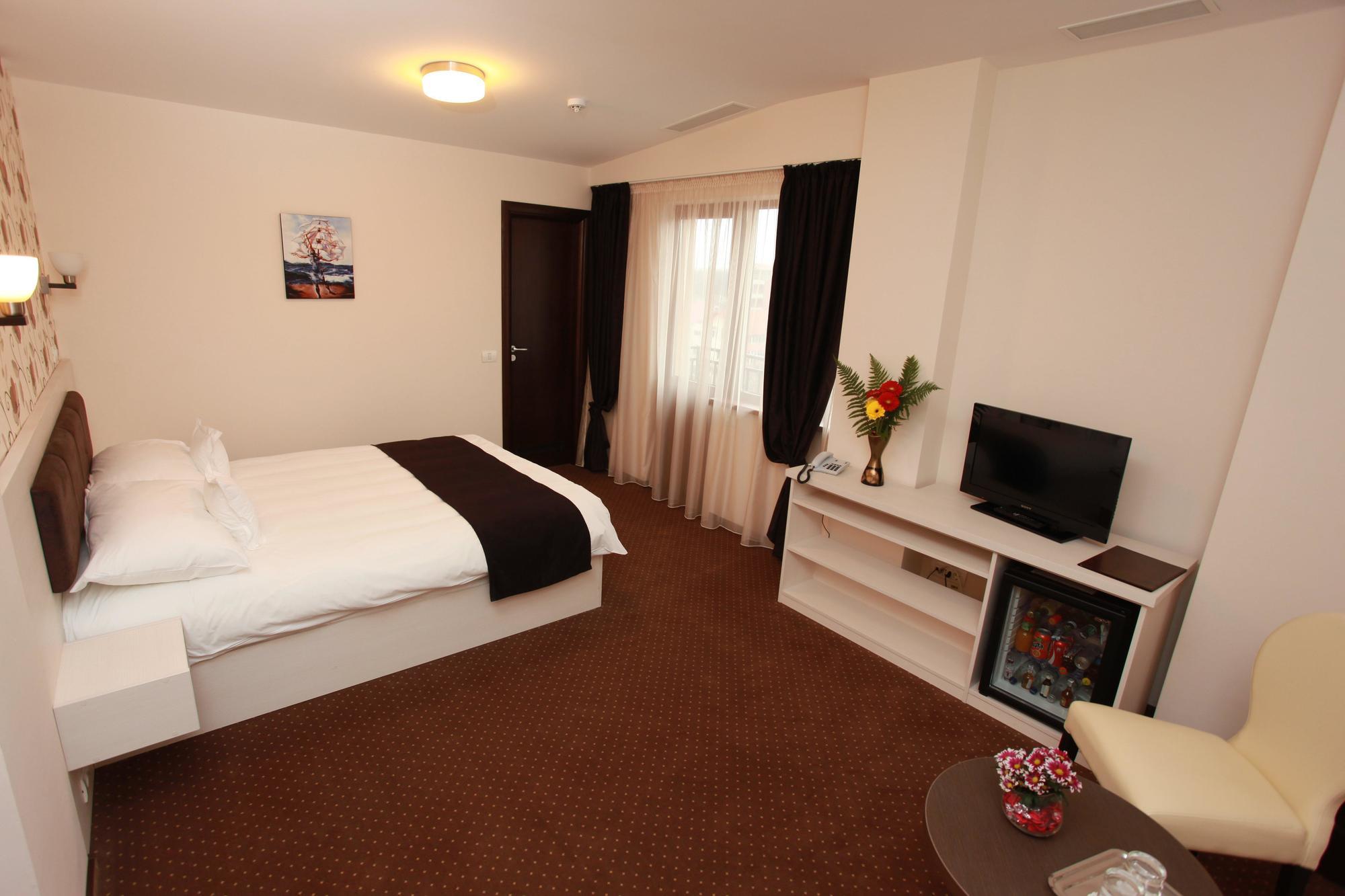 West Plaza Residence Bucarest Exterior foto